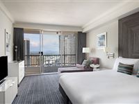 Deluxe River View Suite - Mantra on View Surfers Paradise